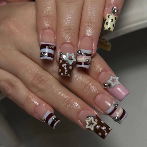 24pcsSweet Stars Press On Nails Blue Brown Stripes French St