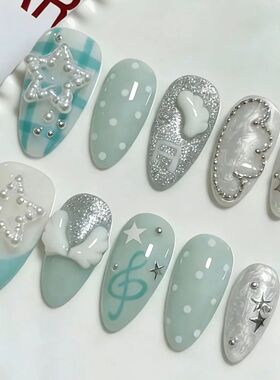 10 hand pressed almond shaped nails, beautiful fake nails
