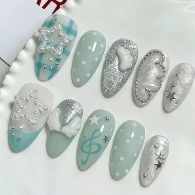 10 hand pressed almond shaped nails, beautiful fake nails