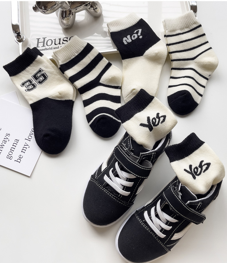 学院风中筒袜春秋冬黑白色学生袜