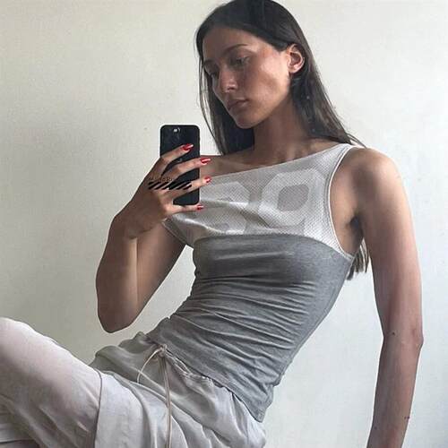 PALOMA WOOL 不规则斜肩网眼拼接数字印花背心T恤短袖女