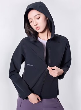 红一号软壳连帽外套女装春季新款休闲运动开衫户外防风上衣70061