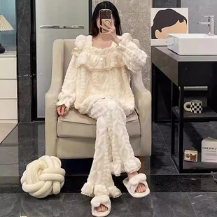 公主风睡衣女新款冬季提花珊瑚绒杏色加绒加厚长袖宽松家居服套装