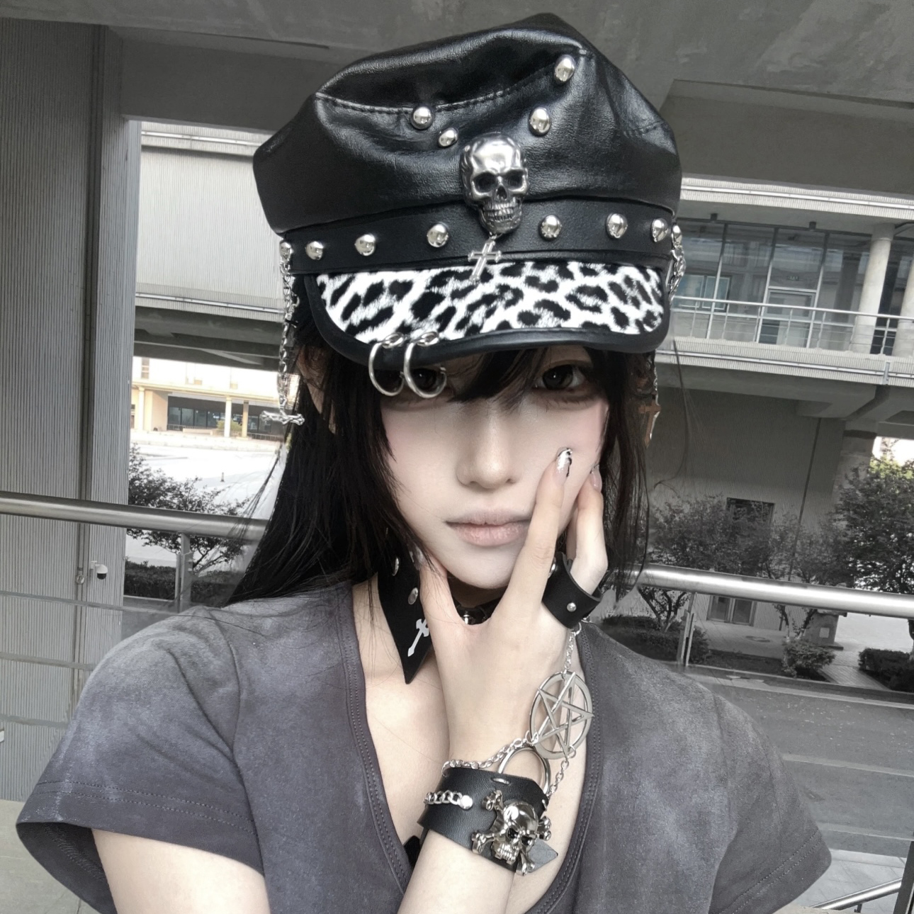 原创朋克暗黑铆钉贝雷帽