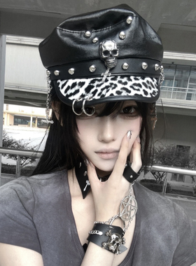 原创朋克暗黑铆钉贝雷帽y2k皮扣亚文化豹纹辣妹百搭平顶帽鸭舌帽