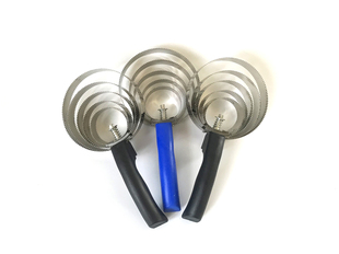 锯齿铁刷马刮奥伦马具马术马房用品 马匹清洁 马洗澡工具按摩铁刷