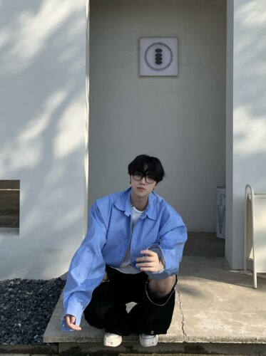 条纹撞色翻领长袖衬衫