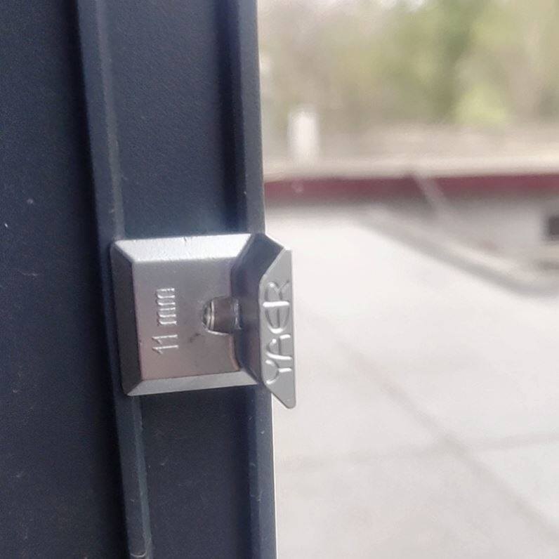 铝合金连杆传动锁扣内开窗锁点锁碰平开门窗锁扣小锁块扣子断桥.