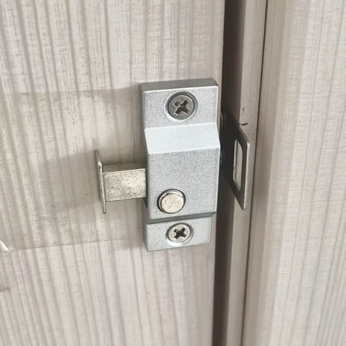 移门老式玻璃窗户玻璃阳台铝合金门窗推拉门弹簧锁扣卫生间无框图片