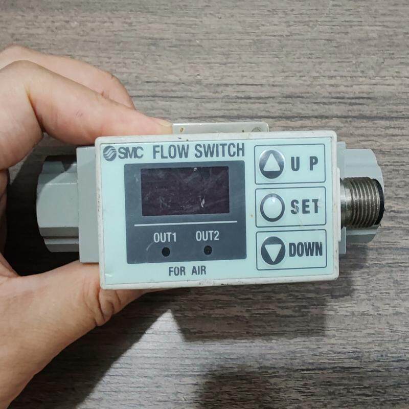 PF2A711-03-27-M SMC流量计 实物如图功能p