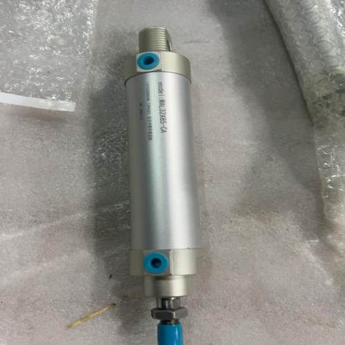 中联原厂气缸MAL32X85-CA，全新未使用。p