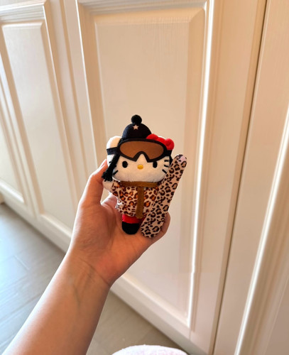 豹纹滑雪辣妹hellokitty中古包包挂件可爱毛绒公仔书包饰品玩偶