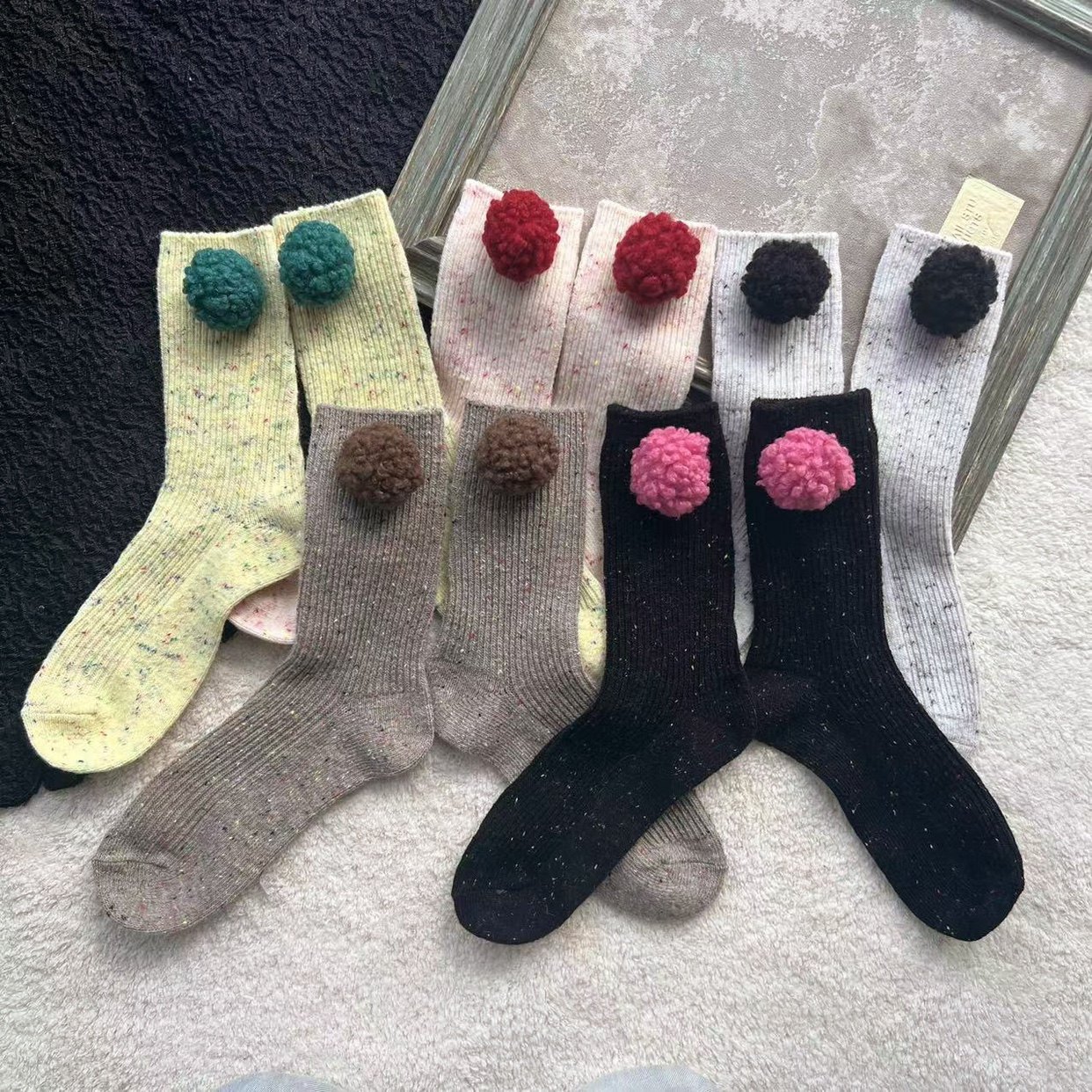 羊羔毛球短袜点子纱羊毛袜子彩色毛球中筒袜韩版秋冬百搭可爱女袜