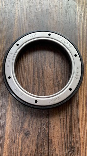 半挂车富华桥13T轮毂油封轴头油封（原装配套）