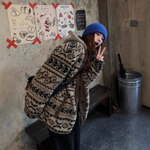 白鸭绒内胆羊羔毛外套女美式复古拼接腰果花高级慵懒羊羔绒羽绒大