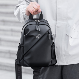 萨奇袋鼠男士胸包休闲皮膜单肩包防泼水斜挎包新款USB大容量背包