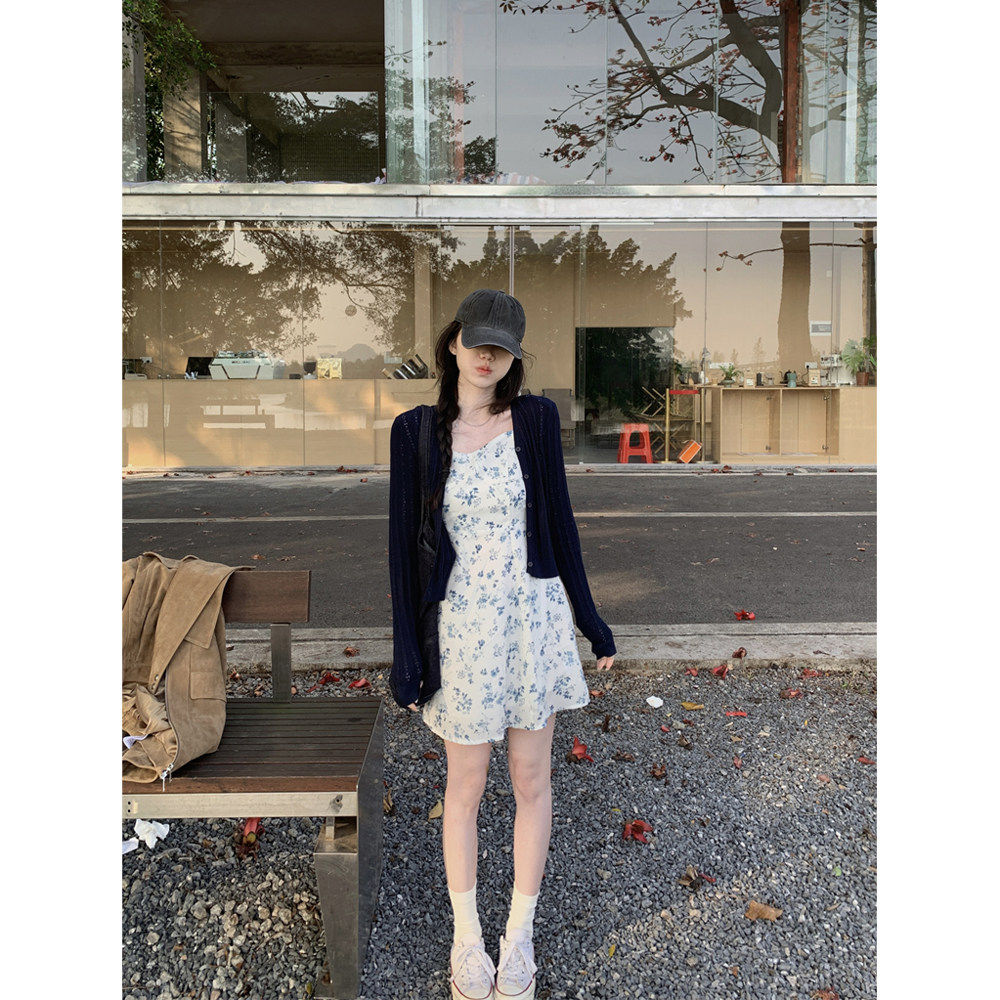 2026春季新款法式度假风碎花吊带连衣裙长袖针织开衫女两件套chic