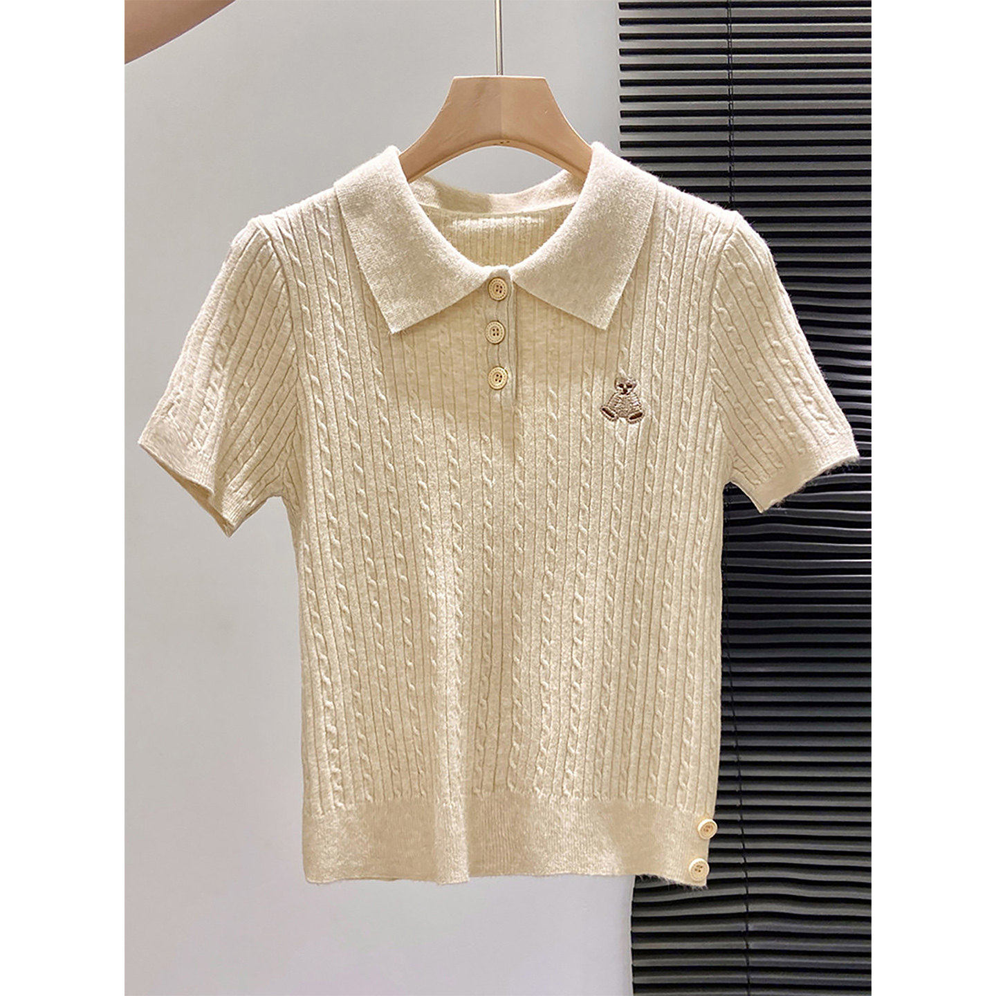 蓝色polo领短袖针织衫女2026新款夏季修身学院风小熊刺绣翻领上衣