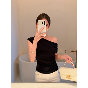 韩系斜领褶皱短袖 小众视觉 T恤女设计感气质收腰露肩上衣 NEVA