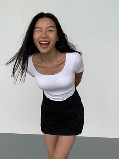 基础款 现货7折 修身 紧身上衣 U领带胸垫正肩t恤女短袖 NEVA