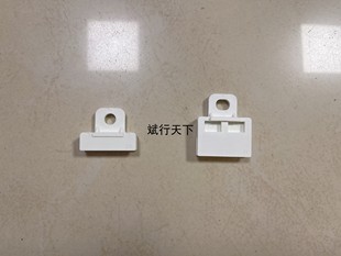 适用福田拓陆者玻璃夹扣 拓路者玻璃托 托架胶 安装固定支架塑料