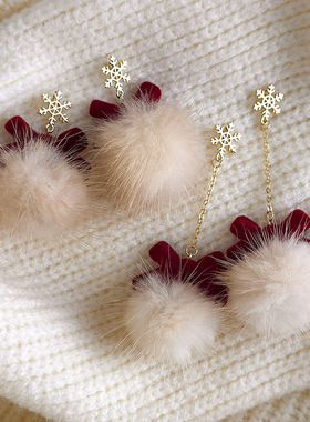 秋冬圣诞新年红色丝绒蝴蝶结毛绒耳环新款爆款耳钉独特毛球耳饰女