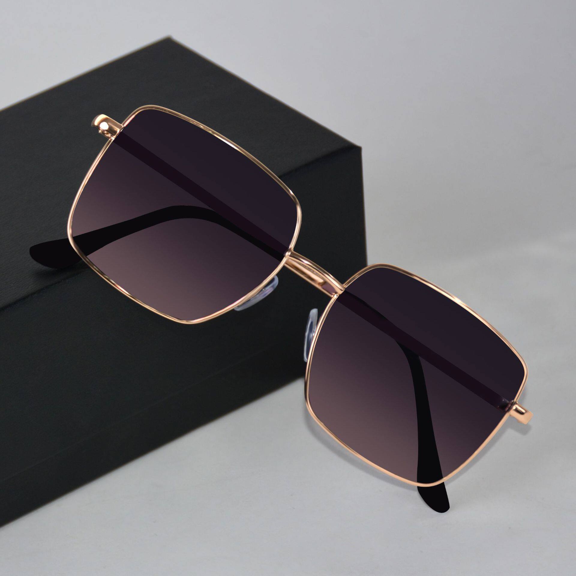 墨镜女感显脸小旅游遮阳防紫外线太阳镜方形大框金属太阳眼镜