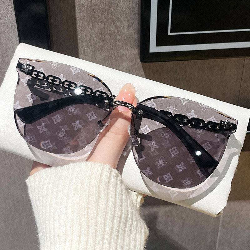 2026新款无框驴牌印花切边镜片感太阳镜女小红书香风轻奢墨镜