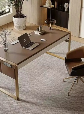 轻奢马鞍皮书桌意式极简设计师办公桌书房写字台电脑桌25新款书桌