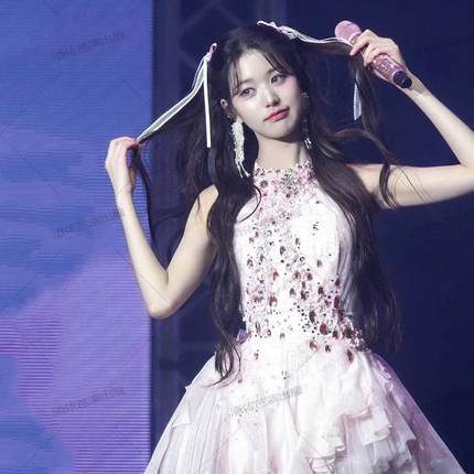 2024年冬季新款张元英同款粉连衣裙甜美公主蓬蓬裙重工水钻演出服