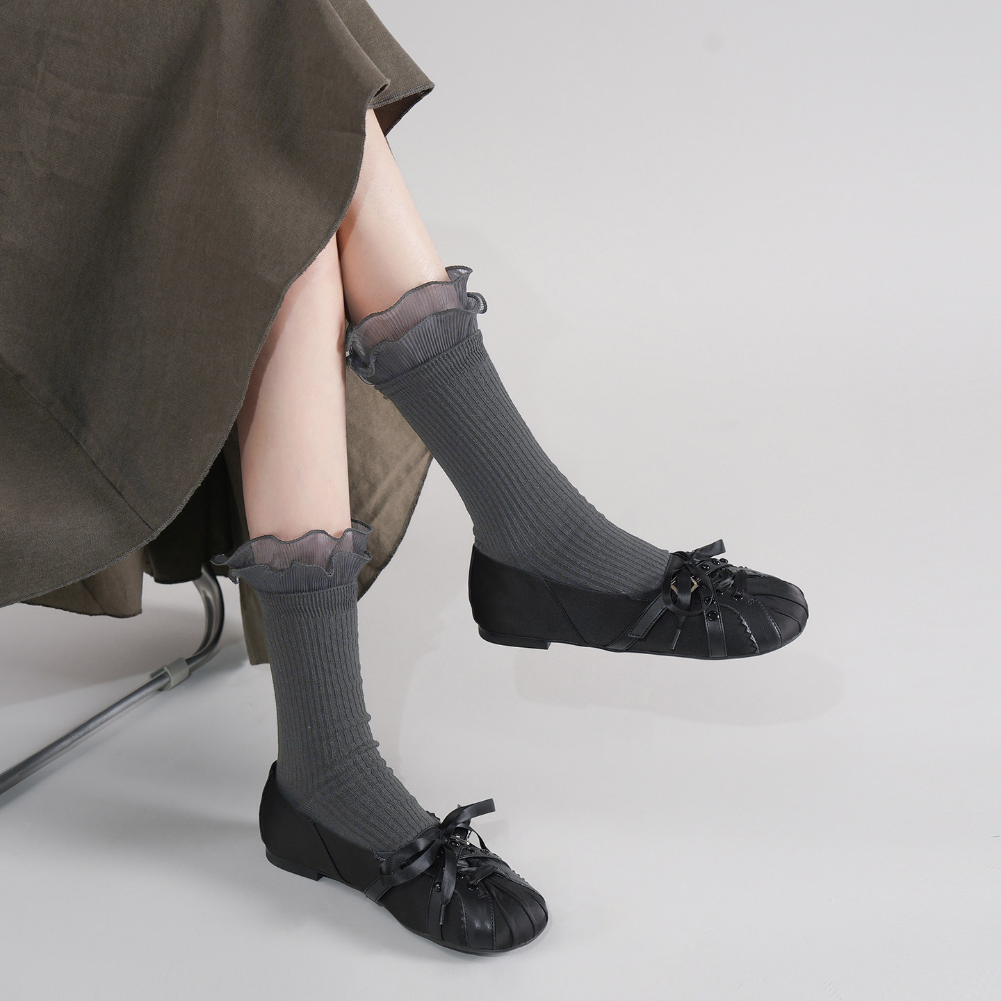 林向晚 暗黑甜心~褶皱圆头单鞋女设计小众朋克风绑带芭蕾舞平底鞋