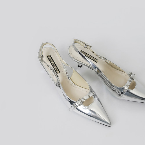 毕业季穿搭银色小猫跟鞋超出片！