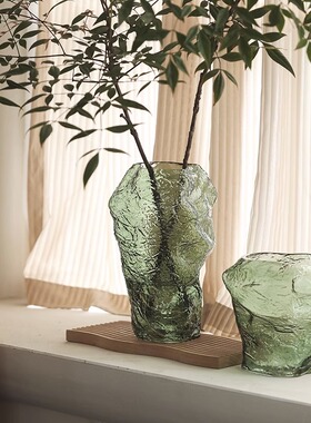 碧潭玻璃花瓶绿色不规则身形皱纹创意装饰摆件客厅餐桌插花花器