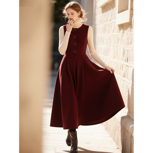 酒红色毛呢连衣裙女2026春季新款羊毛圆领收腰复古时尚A字长裙子