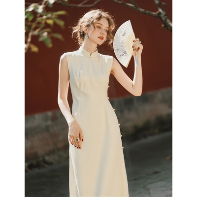 白色无袖立领盘扣连衣裙女2025