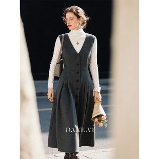 深灰色V领毛呢连衣裙女2025年秋冬新款收腰显瘦无袖中长款A字裙