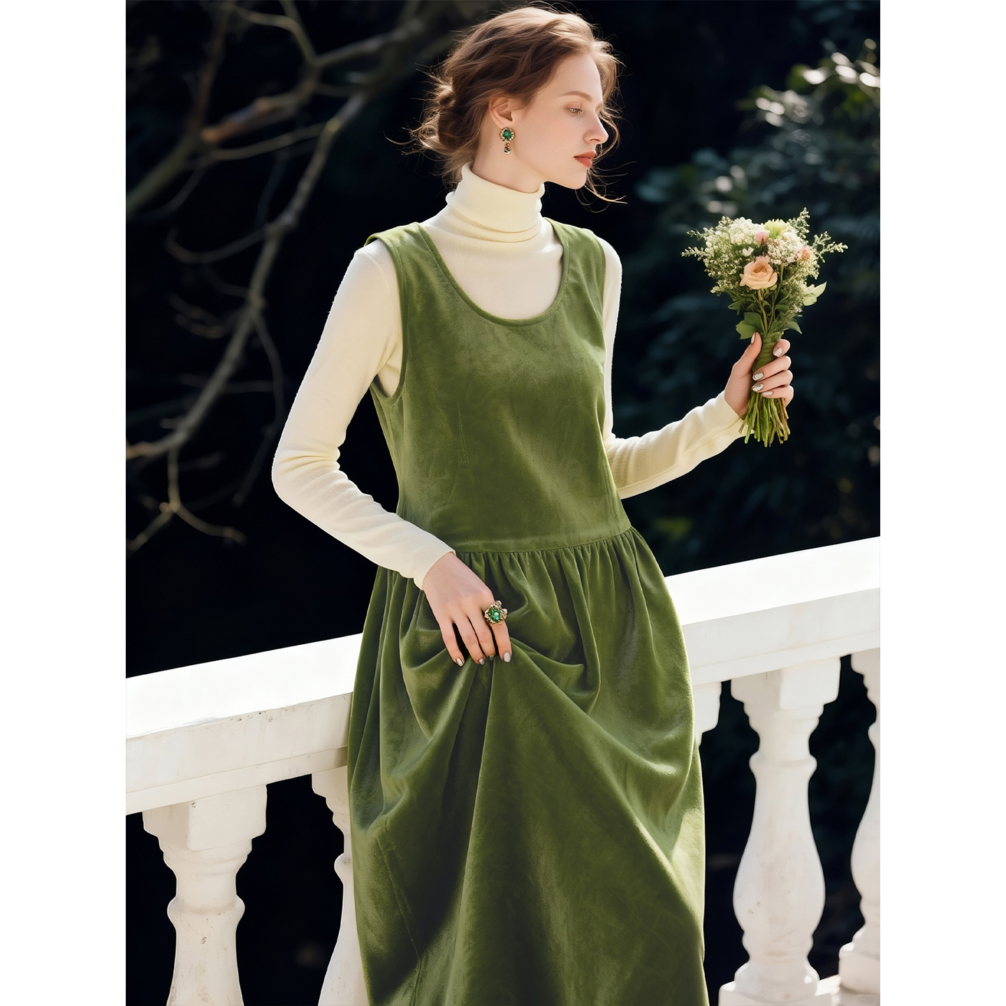深绿色灯芯绒背心连衣裙