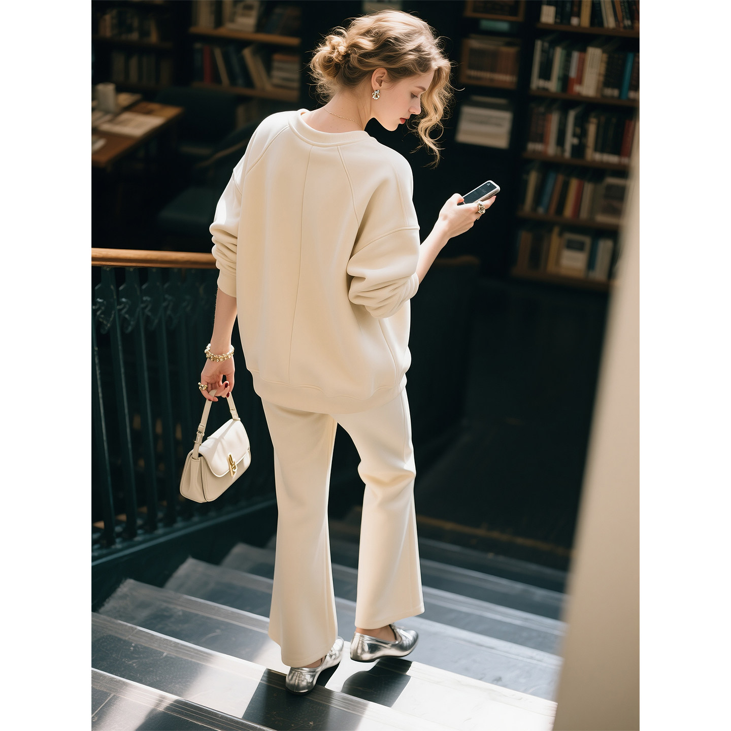 米杏色圆领套头卫衣套装女2026年春季新款松弛感休闲阔腿裤两件套,女装/女士精品,时尚套装,淘宝优惠券,粉丝福利购,淘宝优惠卷