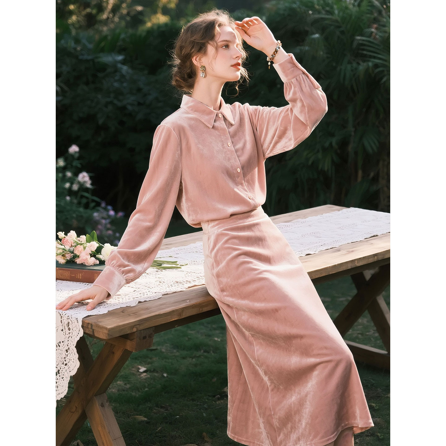 粉色丝绒套装裙女2025年秋冬新款