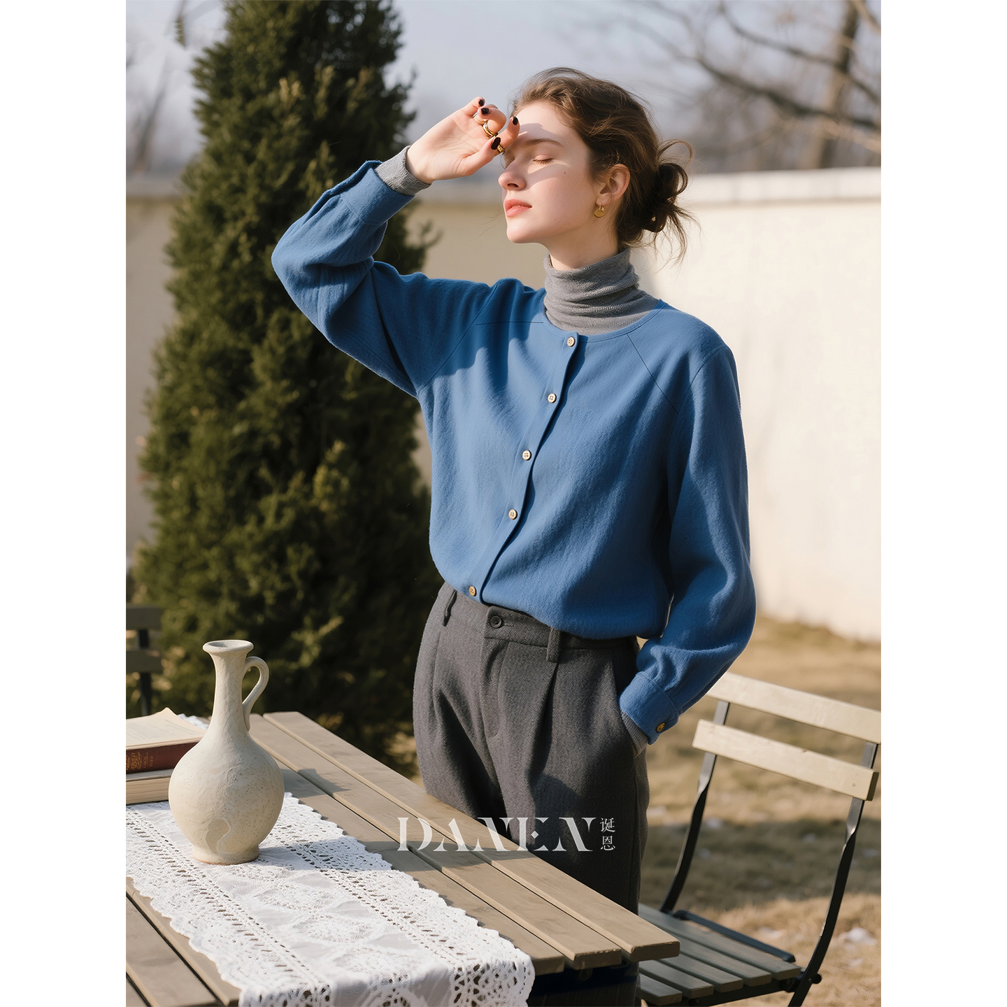 复古蓝色灯芯绒长袖衬衫