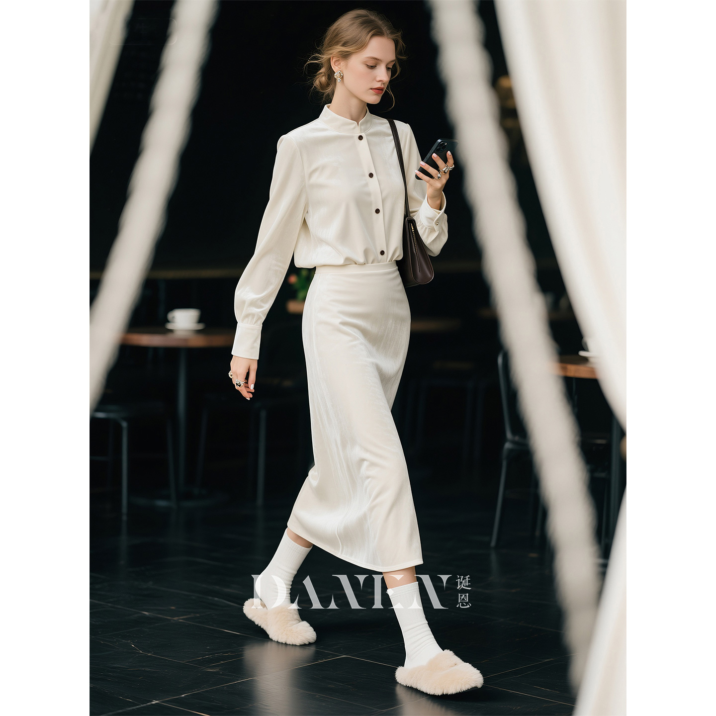 白色丝绒套装女秋冬两件套