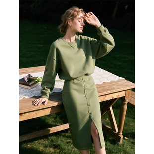 橄榄绿卫衣开叉半身裙套装女2026年春季新款复古休闲慵懒风两件套