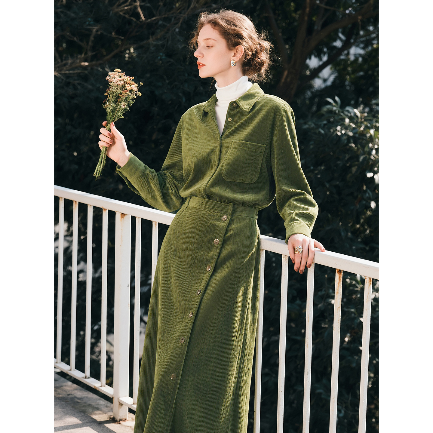 绿色灯芯绒套装女2025年秋冬新款