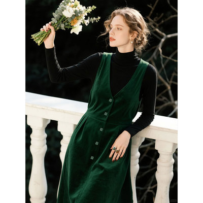 法式墨绿色V领灯芯绒吊带连衣裙