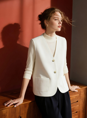 白色V领小香风马甲女2025年秋季新款法式气质知性高级感时尚马甲