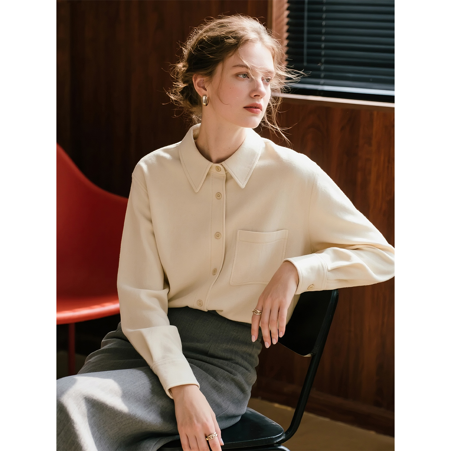 米白色磨毛灯芯绒长袖衬衫女