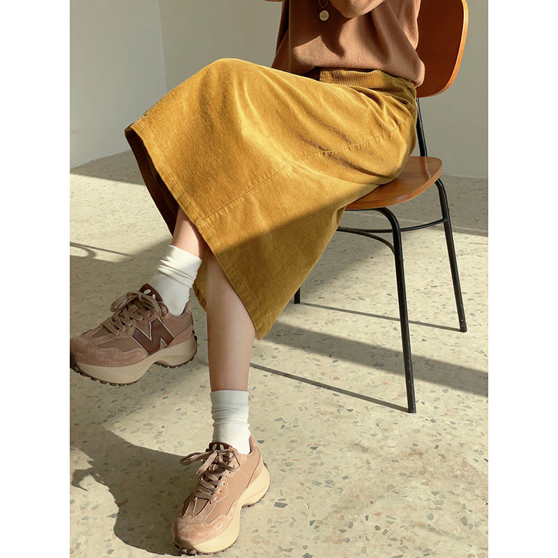 黄色灯芯绒半身裙女2026年秋冬新款加绒加厚小个子长款直筒包臀裙