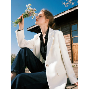 白色西装外套女2026年春季新款简约气质通勤职业装小个子长袖西服