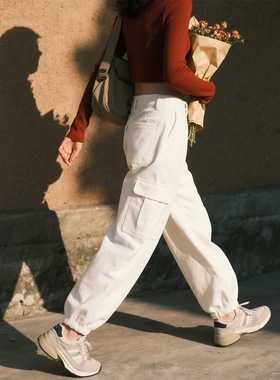 白色高腰工装阔腿裤女2026年春季新款松弛感多口袋休闲百搭束脚裤