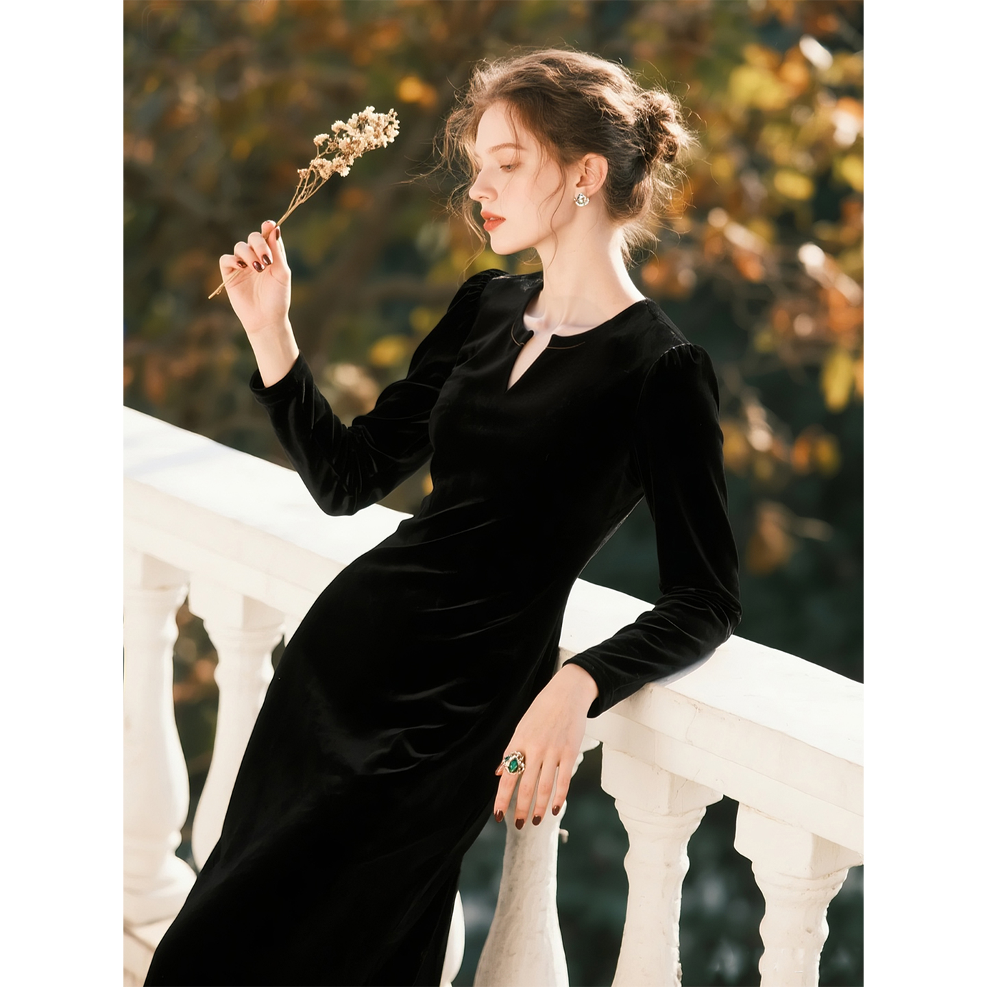 法式黑色丝绒连衣裙女2025年秋冬